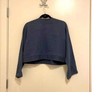 Lululemon cropped mock neck sweatshirt